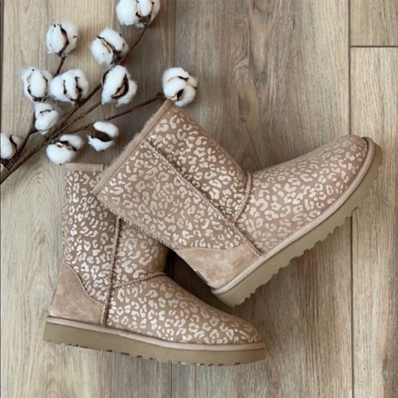 🌿UGG- CLASSIC SNOW LEOPARD BOOTS🌿 - Picture 9 of 15